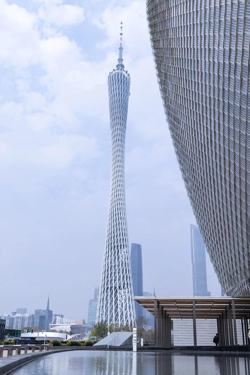 上海建筑业的新篇章：合瑞建设引领绿色未来
